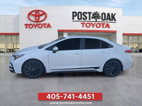 Used 2025 Toyota Corolla SE FWD image 4