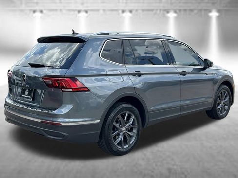 Certified 2023 Volkswagen Tiguan SE w/ Panoramic Sunroof Package FWD image 6