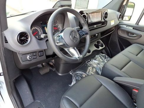 New 2026 Mercedes-Benz Sprinter 2500 image 4