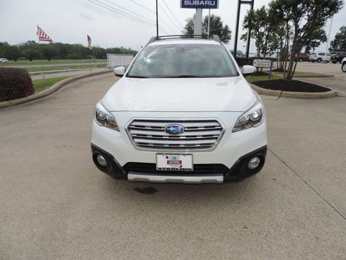 Used 2017 Subaru Outback 2.5i Limited image 2