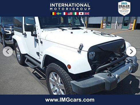 Used 2017 Jeep Wrangler Sahara w/ Connectivity Group AWD/4WD image 1