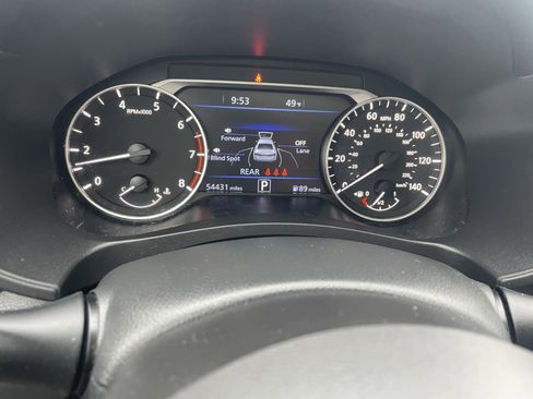 Used 2023 Nissan Altima 2.5 SV w/ SV Premium Package image 10