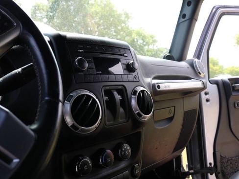 Used 2014 Jeep Wrangler Sport image 93