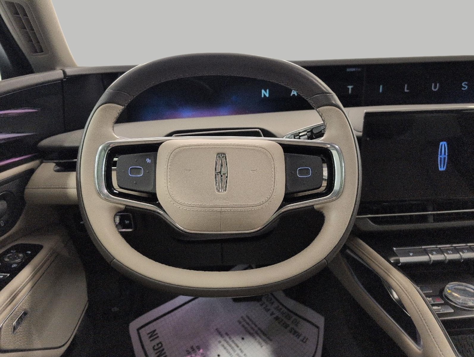 Used 2025 Lincoln Nautilus Premier w/ Equipment Group 102A AWD/4WD image 5