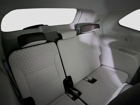 Used 2024 GMC Acadia Denali w/ Super Cruise Package image 28