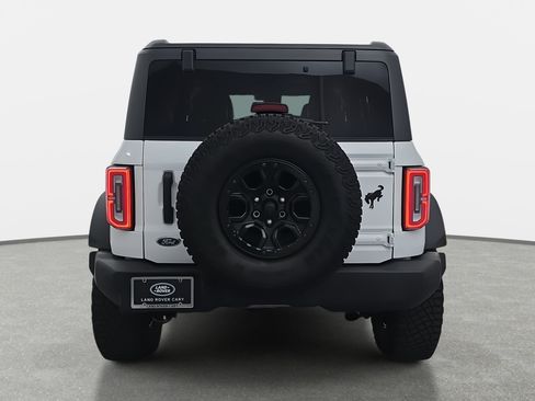 Used 2023 Ford Bronco Wildtrak image 6