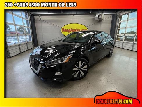 Used 2021 Nissan Altima 2.5 SV FWD image 1