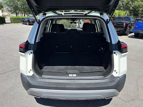 Certified 2023 Nissan Rogue SV FWD image 15