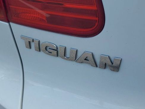 Used 2015 Volkswagen Tiguan SE FWD image 6
