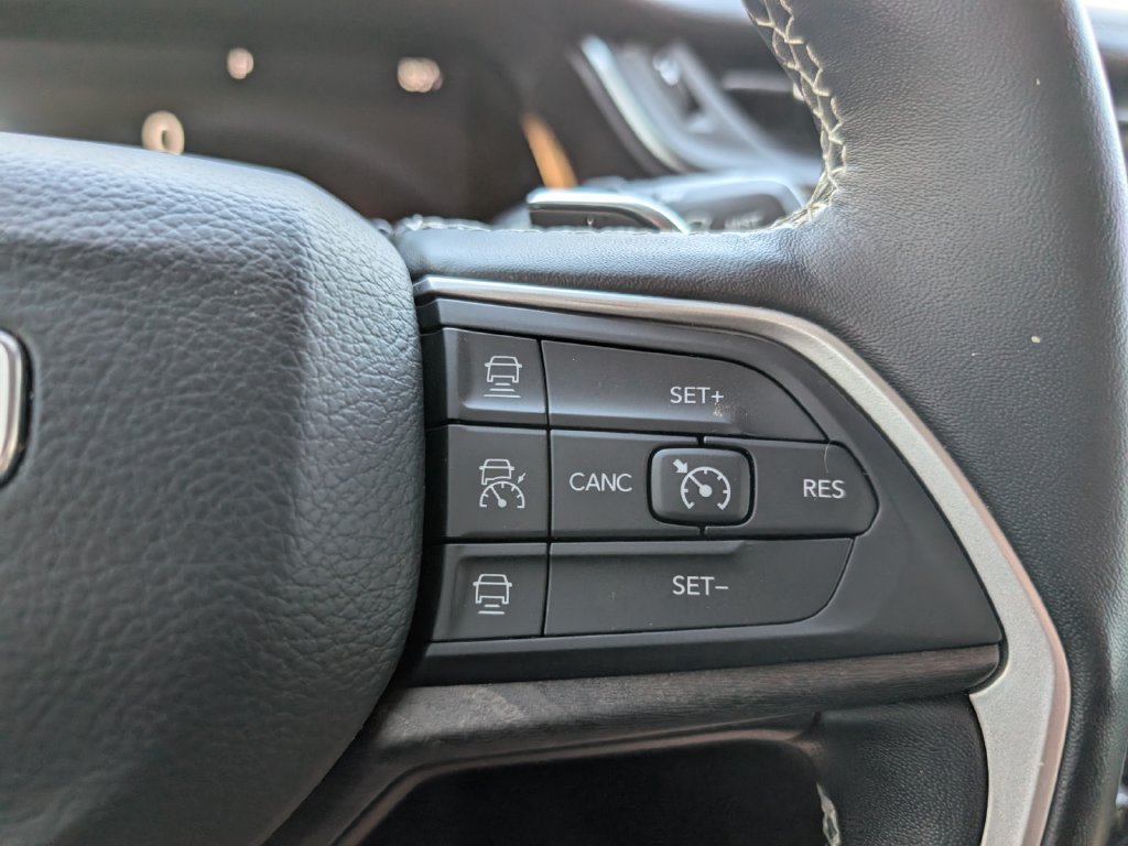 Used 2022 Jeep Grand Cherokee L Limited AWD/4WD image 14