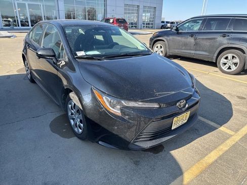 Used 2023 Toyota Corolla LE image 4