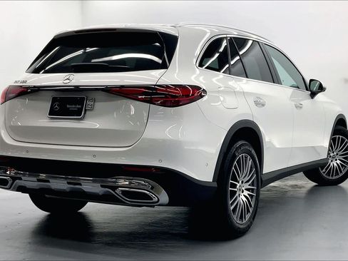 Used 2026 Mercedes-Benz GLC 300 image 4