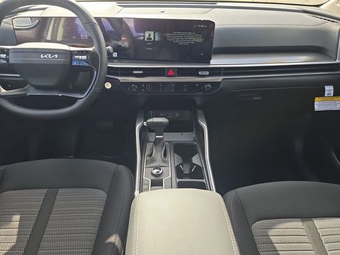 New 2026 Kia Sorento LX FWD image 14