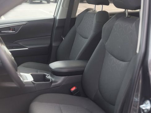 Used 2024 Toyota RAV4 XLE w/ Convenience Package image 28