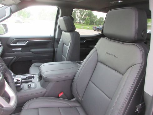 New 2026 GMC Sierra 1500 Denali AWD/4WD image 13
