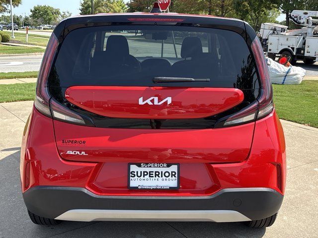 Used 2024 Kia Soul LX w/ Option Group 015 FWD image 5