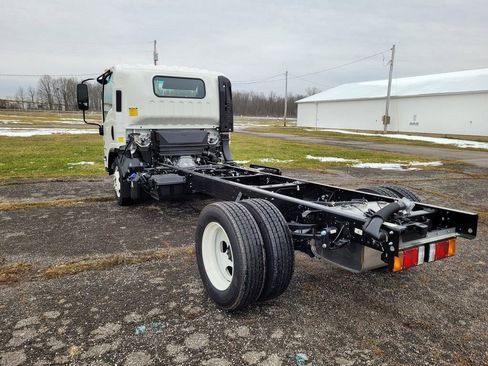 New 2025 Chevrolet Low Cab Forward image 3