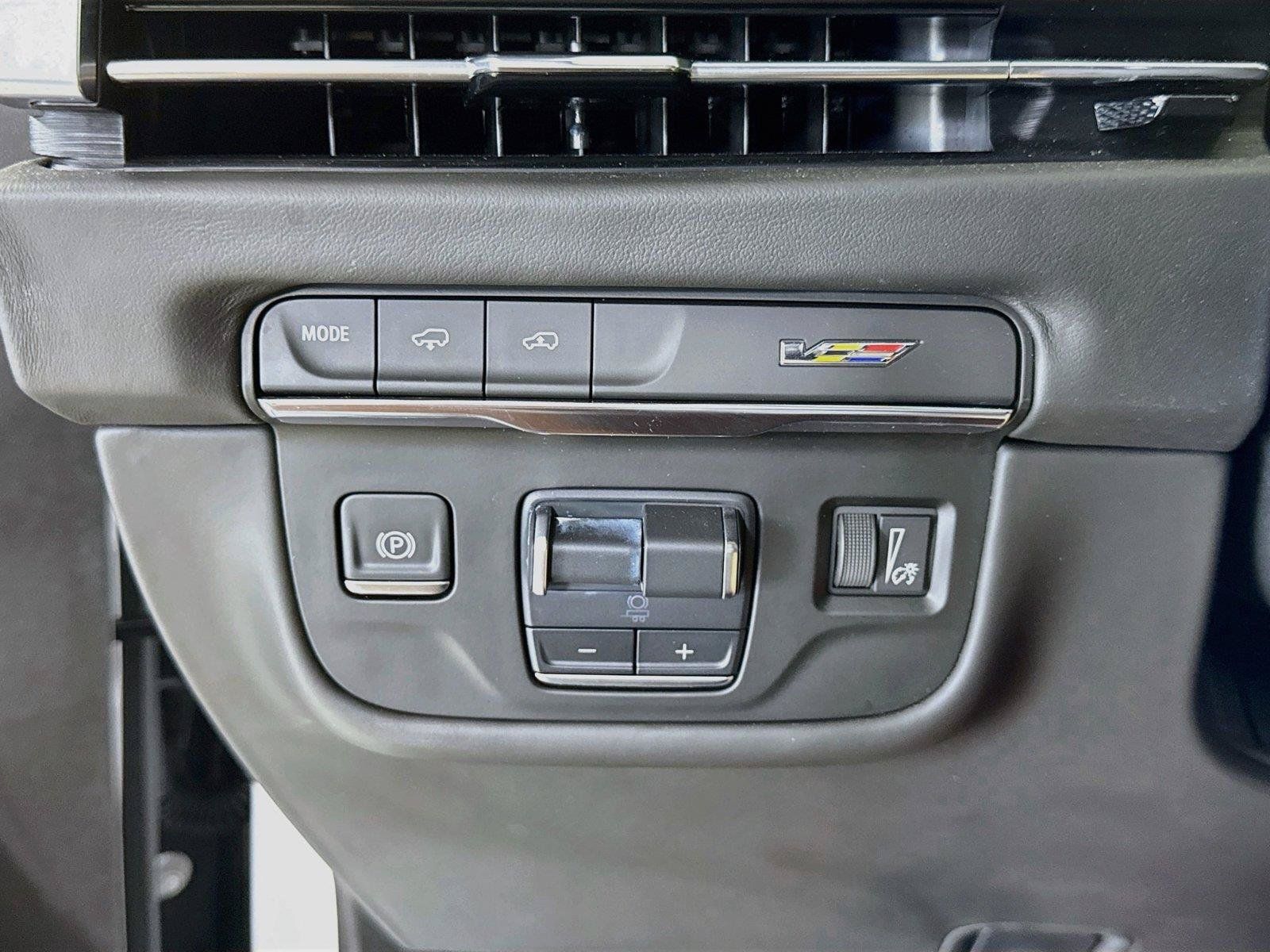Used 2025 Cadillac Escalade V w/ LPO, ONYX Package AWD/4WD image 22