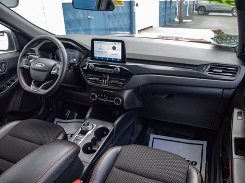 Used 2025 Ford Escape ST-Line image 28