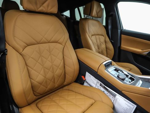 New 2026 BMW X6 xDrive40i w/ Climate Comfort Package image 31