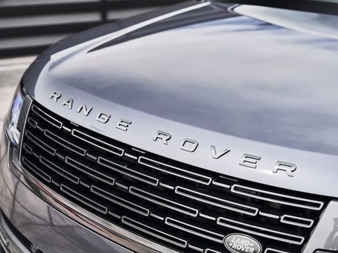 Used 2025 Land Rover Range Rover SE AWD/4WD image 7