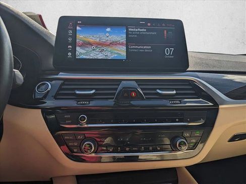 Used 2023 BMW 530i w/ Premium Package image 15