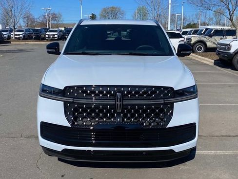 New 2026 Lincoln Navigator L Black Label AWD/4WD image 2