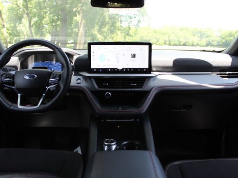 Used 2025 Ford Explorer ST AWD/4WD image 11
