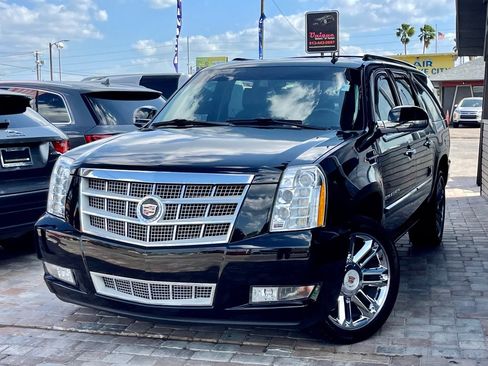 Used 2014 Cadillac Escalade ESV Platinum image 1