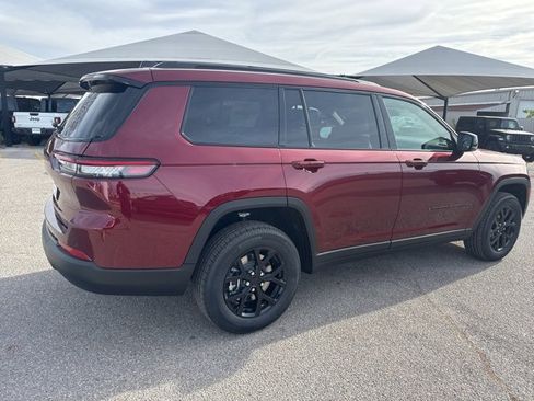 New 2025 Jeep Grand Cherokee L Altitude image 6