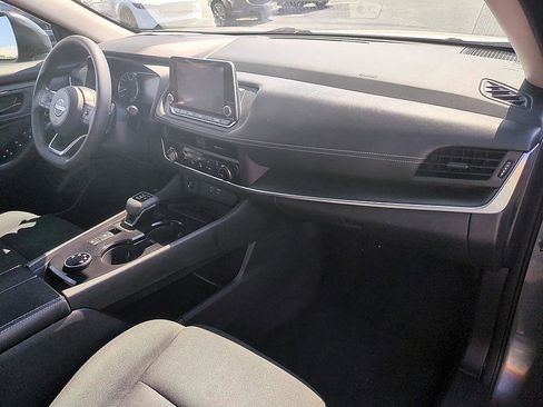 Used 2024 Nissan Rogue S AWD/4WD image 33