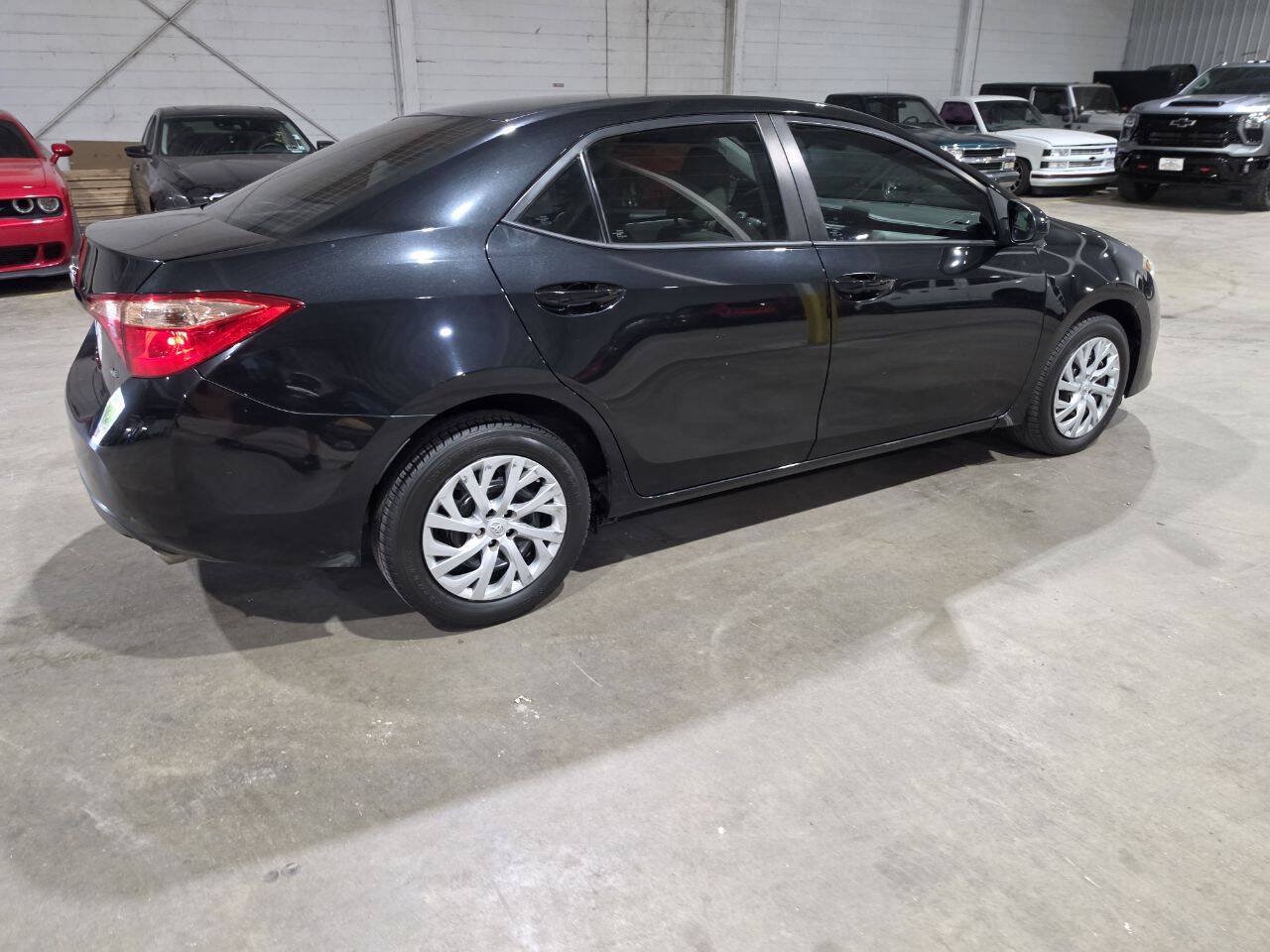 Used 2019 Toyota Corolla LE FWD image 12