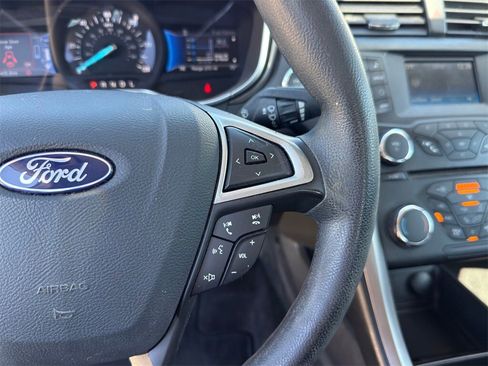 Used 2018 Ford Fusion SE image 22