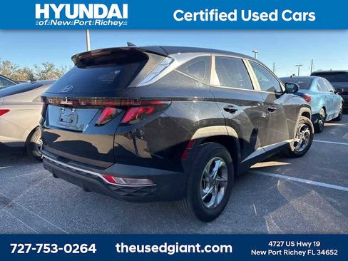 Used 2022 Hyundai Tucson SE image 3