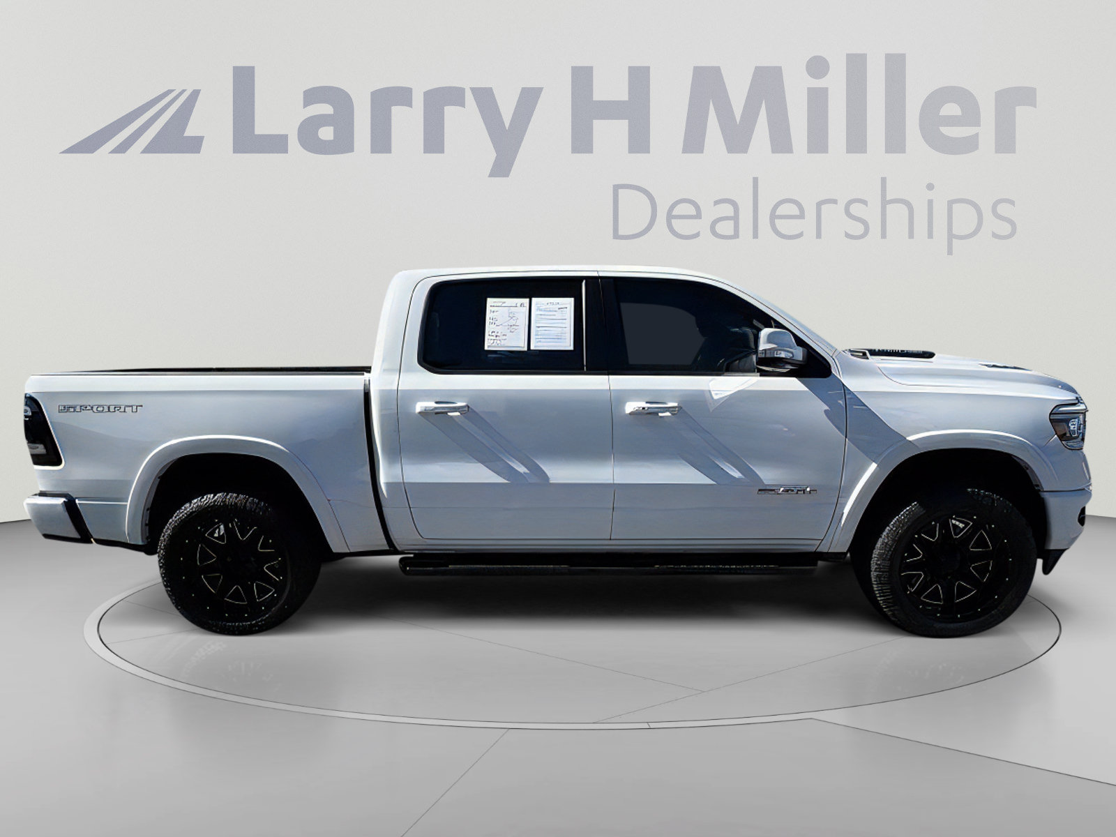 Used 2021 RAM 1500 Laramie w/ Sport Appearance Package AWD/4WD image 7
