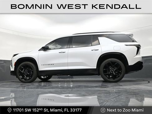 Used 2025 Chevrolet Traverse RS image 22
