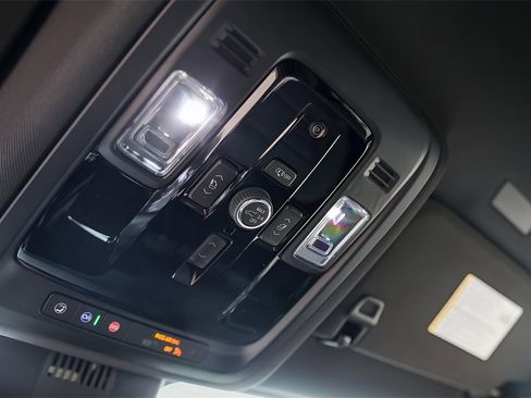 Used 2026 GMC Yukon XL Elevation image 24