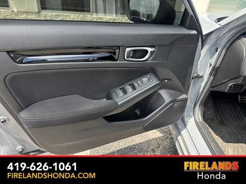 Used 2025 Honda Civic Sport image 13