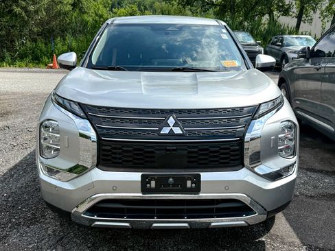 Used 2022 Mitsubishi Outlander SE AWD/4WD image 2