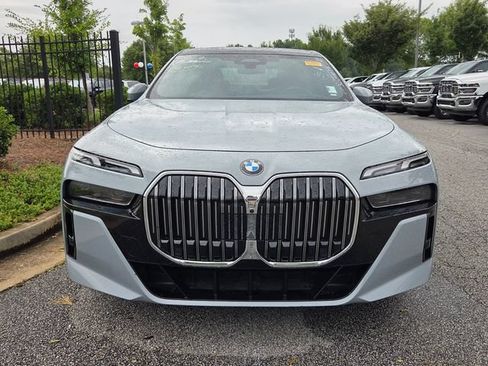 Used 2025 BMW 740i RWD image 2