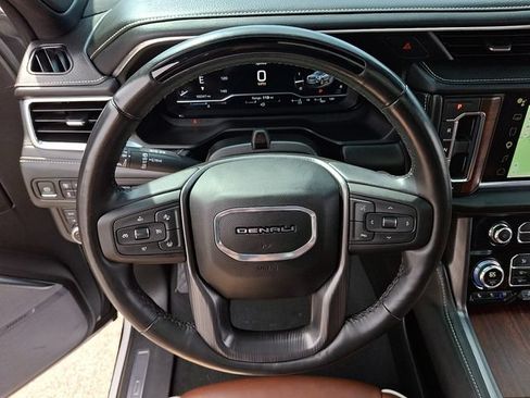 Used 2024 GMC Yukon Denali Ultimate AWD/4WD image 19