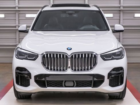 Used 2023 BMW X5 xDrive40i w/ M Sport Package AWD/4WD image 4