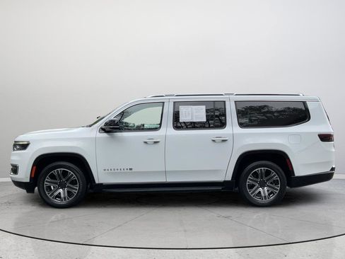 Used 2023 Jeep Wagoneer L Series II RWD image 10