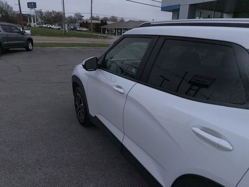 Used 2025 Chevrolet TrailBlazer LT image 23