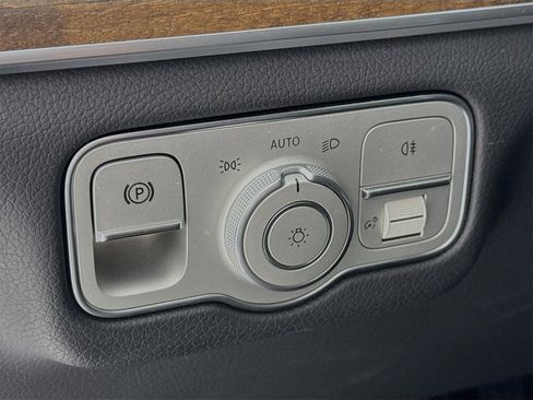 Certified 2025 Mercedes-Benz GLE 350 4MATIC image 11