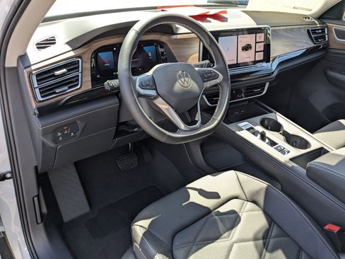 New 2026 Volkswagen Atlas SE image 16