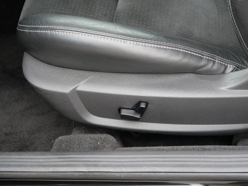 Used 2008 Dodge Challenger SRT8 RWD image 19