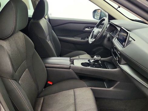 Used 2025 Nissan Rogue SV FWD image 22