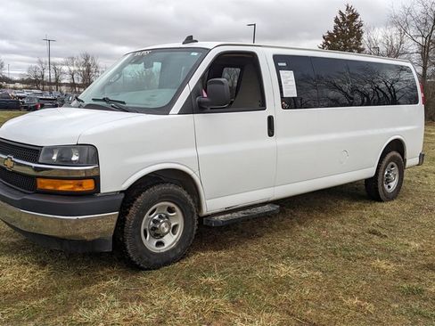 Used 2019 Chevrolet Express 3500 LT w/ LT Preferred Equipment Group image 7