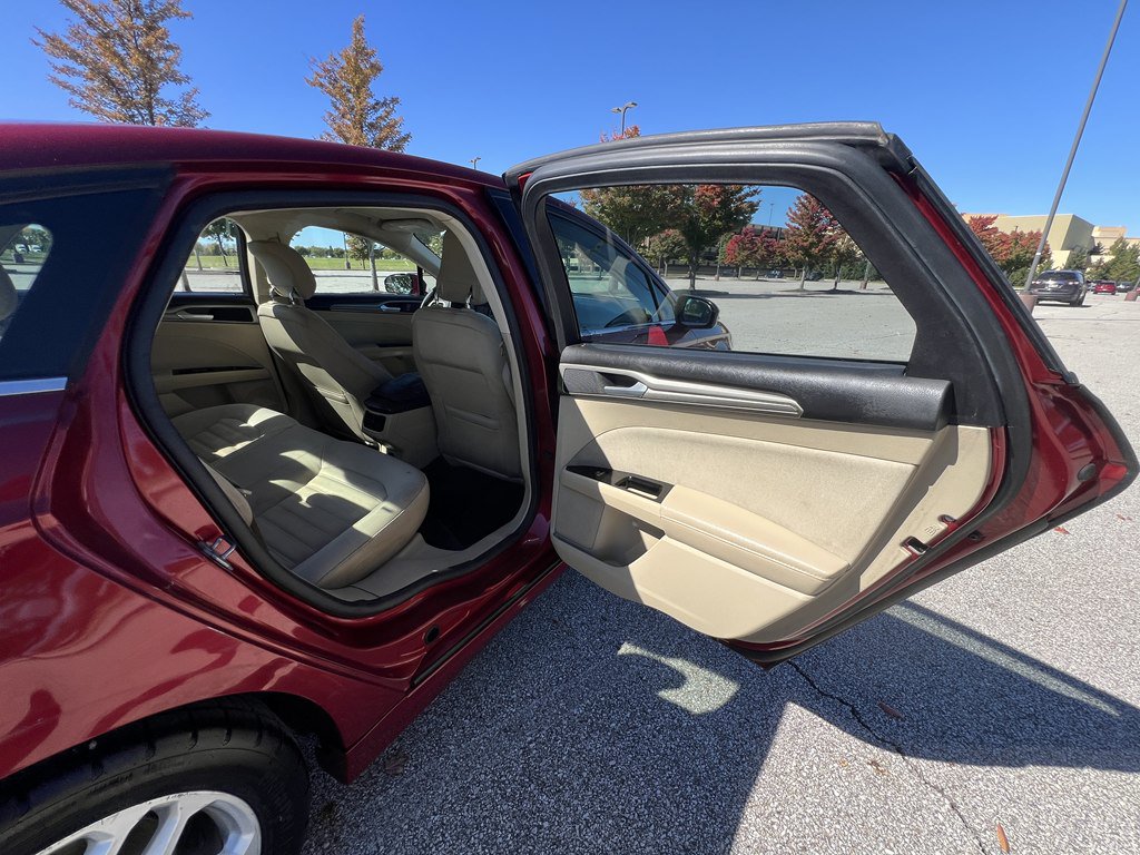 Used 2014 Ford Fusion SE FWD image 12